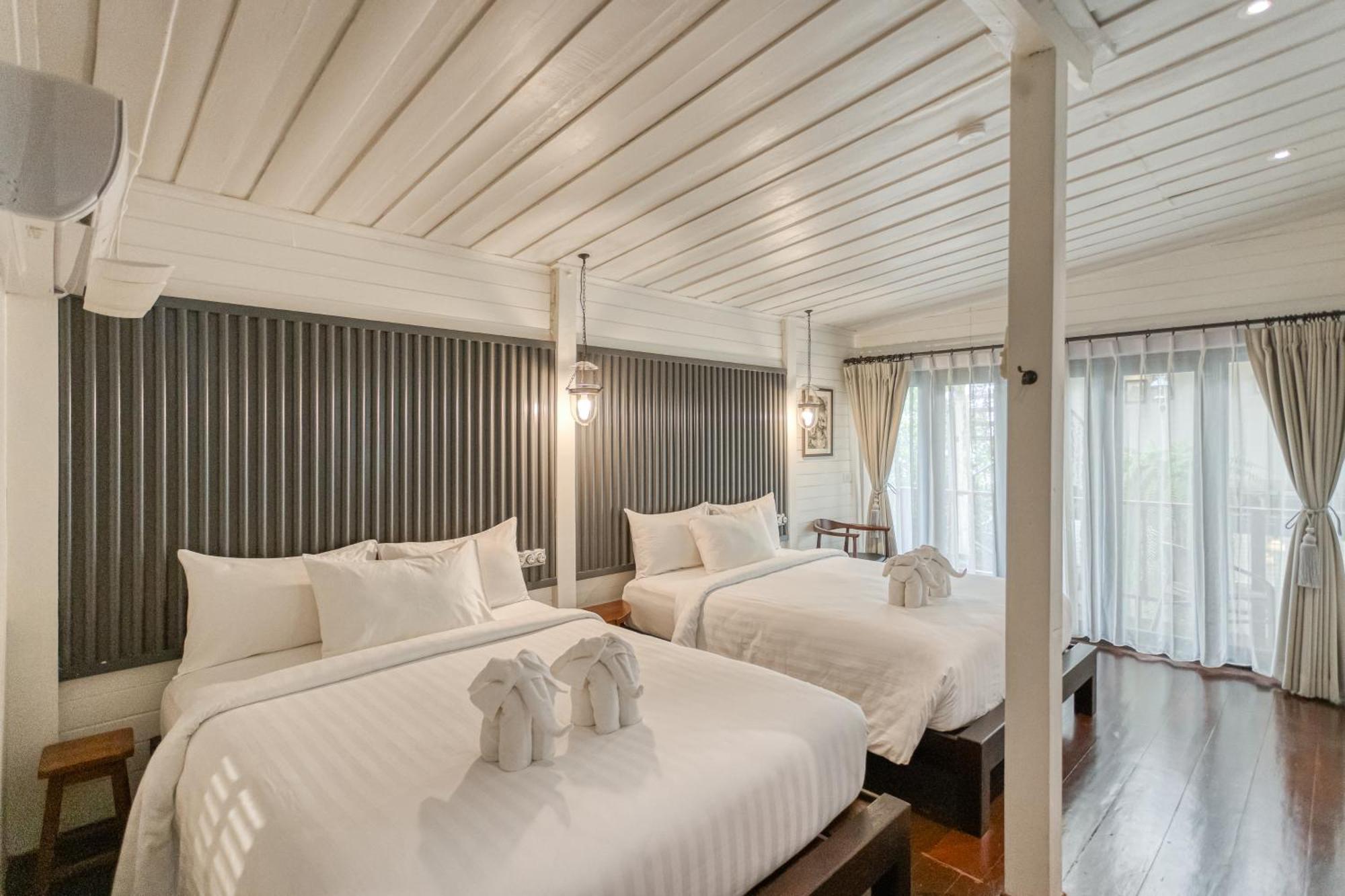 Bed and Breakfast Priya Boutique House Бангкок Екстер'єр фото