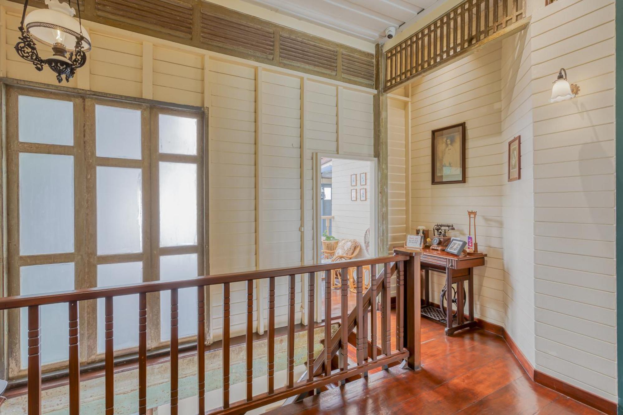Bed and Breakfast Priya Boutique House Бангкок Екстер'єр фото