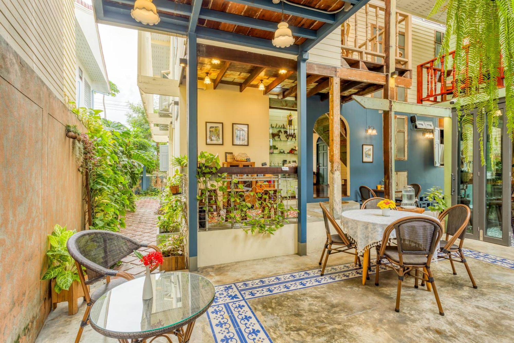 Bed and Breakfast Priya Boutique House Бангкок Екстер'єр фото